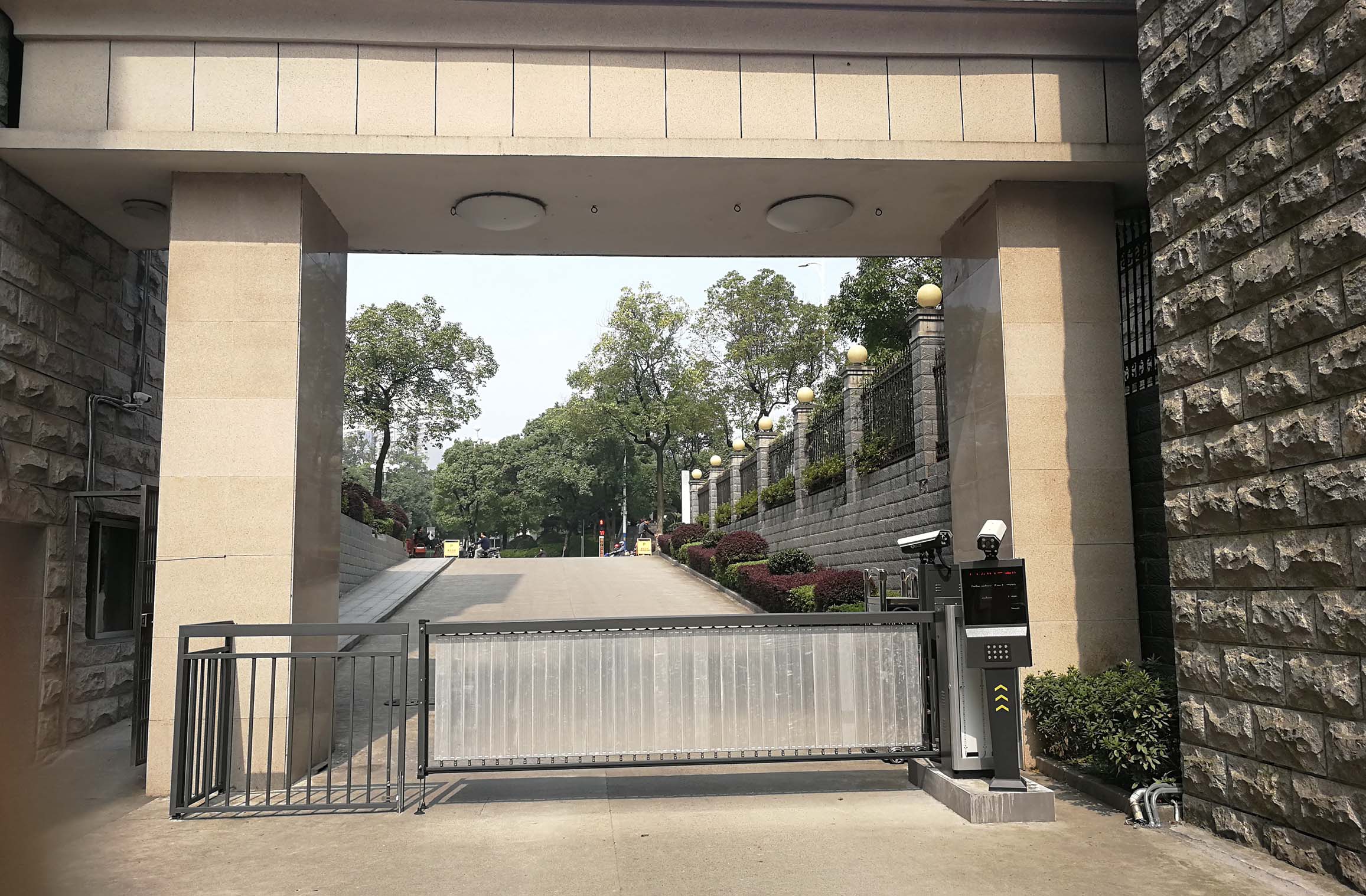 長沙雷隆智能科技有限公司,車牌識別系統(tǒng),停車收費系統(tǒng),車牌識別一體機(jī),智能通道閘,湖南車牌識別道閘系統(tǒng),人行通道閘,智能道閘
